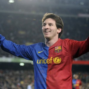 开云APP-英超比赛中，精彩反击和神级扑救引发热议，英超十佳扑救